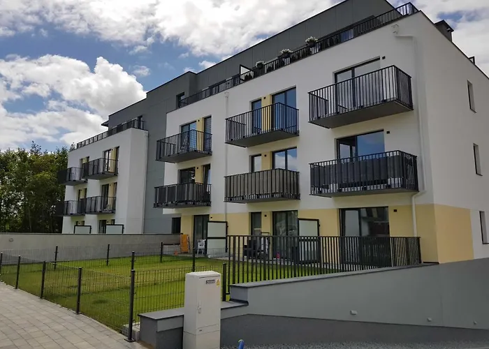 - 17 Jastrzębia Góra