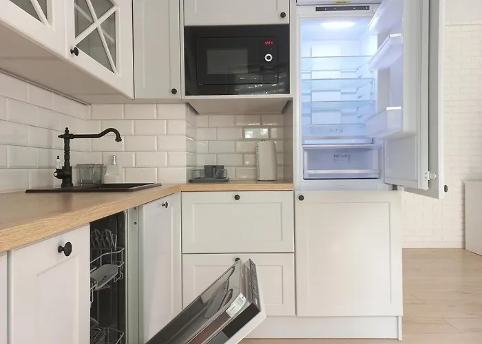 - 17 Jastrzębia Góra